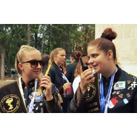 Walkie talkiek egy gólyatáborban?